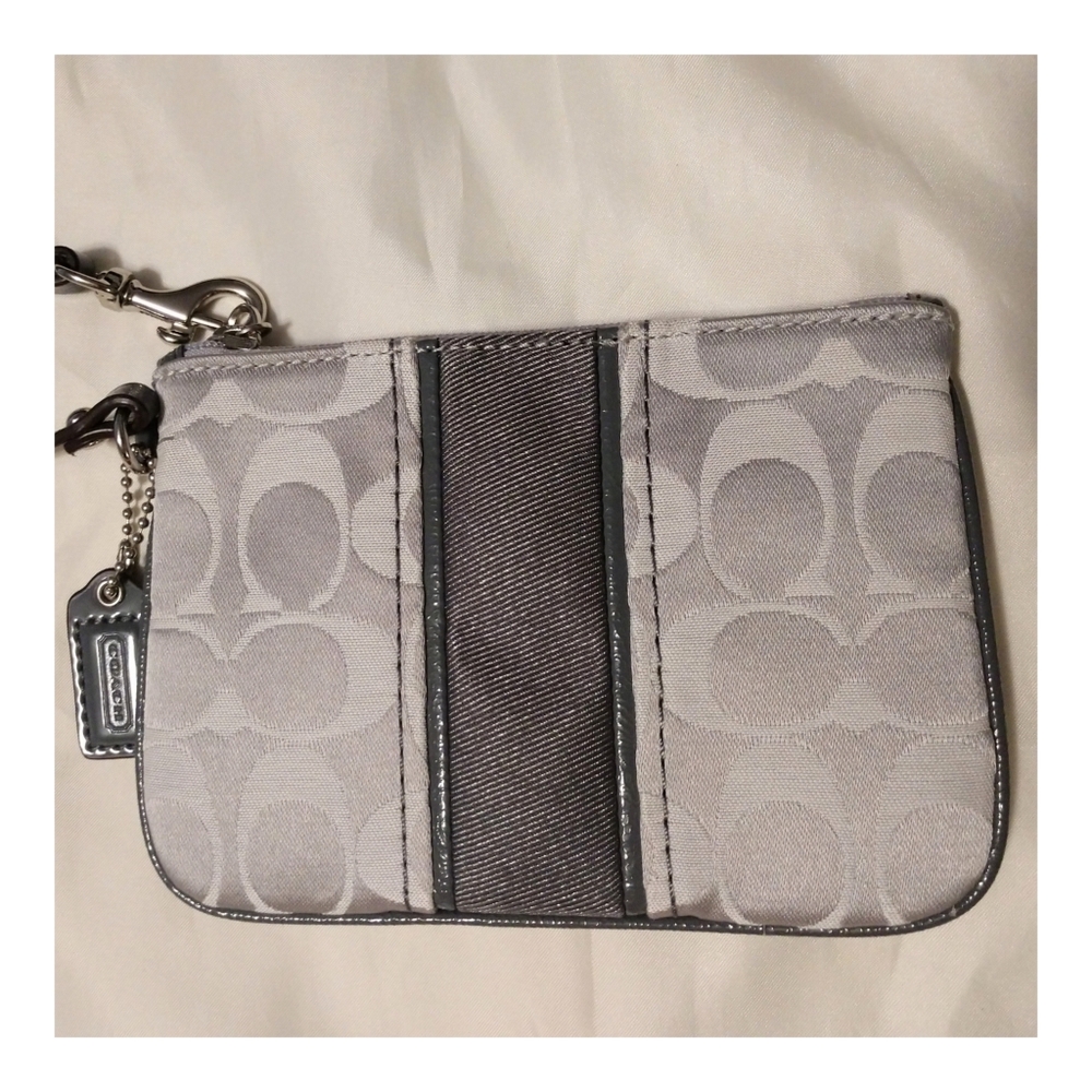 👜 Authentic Coach Signature Stripe Small Wristlet